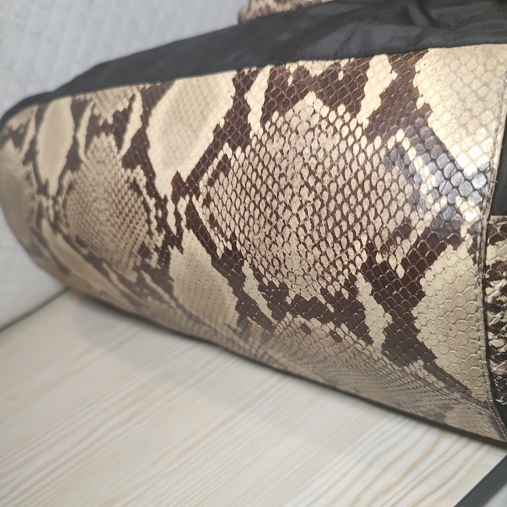 Kate  Spade Nylon w/snakeskin trim shoulder Bag - GUC - Picture 13 of 13